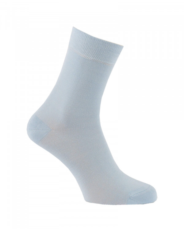 Chaussettes unies en bambou bleu ciel Chaussettes unies en bambou bleu ciel