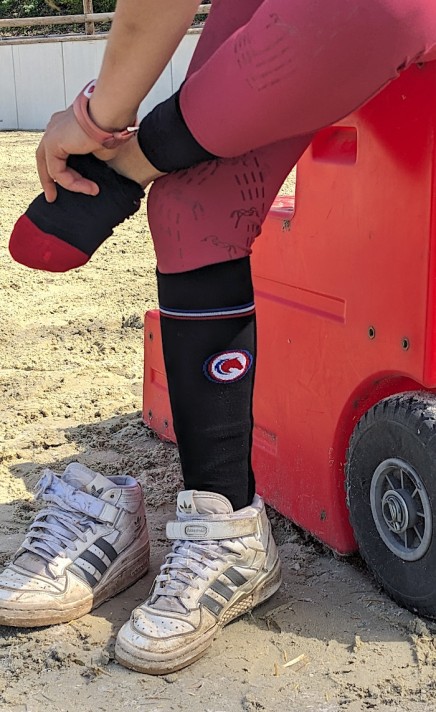 Chaussettes cheval en médaillon noir en situation
