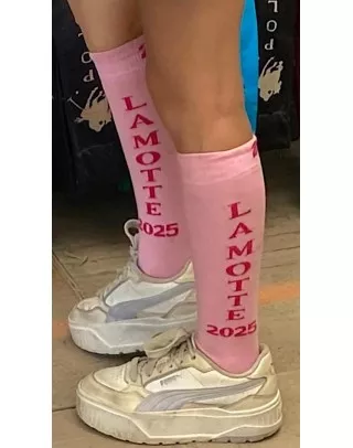 Chaussettes hautes d'équitation Lamotte 2025 rose pastel et fuchsia en situation